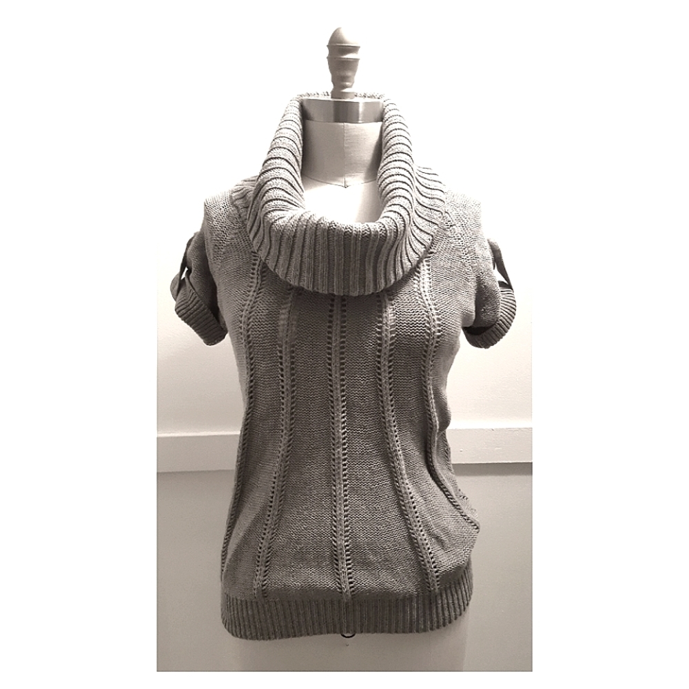 BCBG MAX AZRIA • MERINO COTTON SHAWL SWEATER • XS